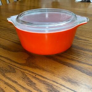 Vintage Friendship Orange Pyrex 1.5 PT Round Casserole Dish with Glass Lid